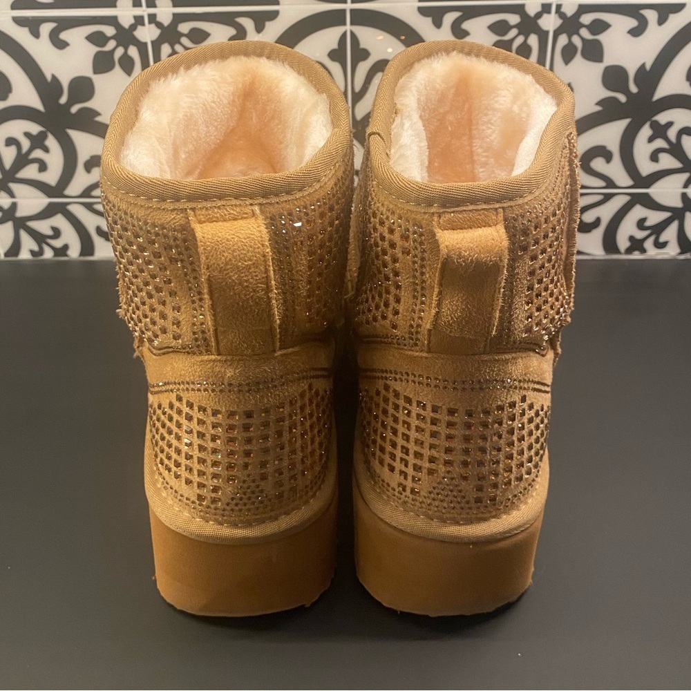 Cape Robbin Rhinestone Platform Booties Size 10 - Picture 6 of 7